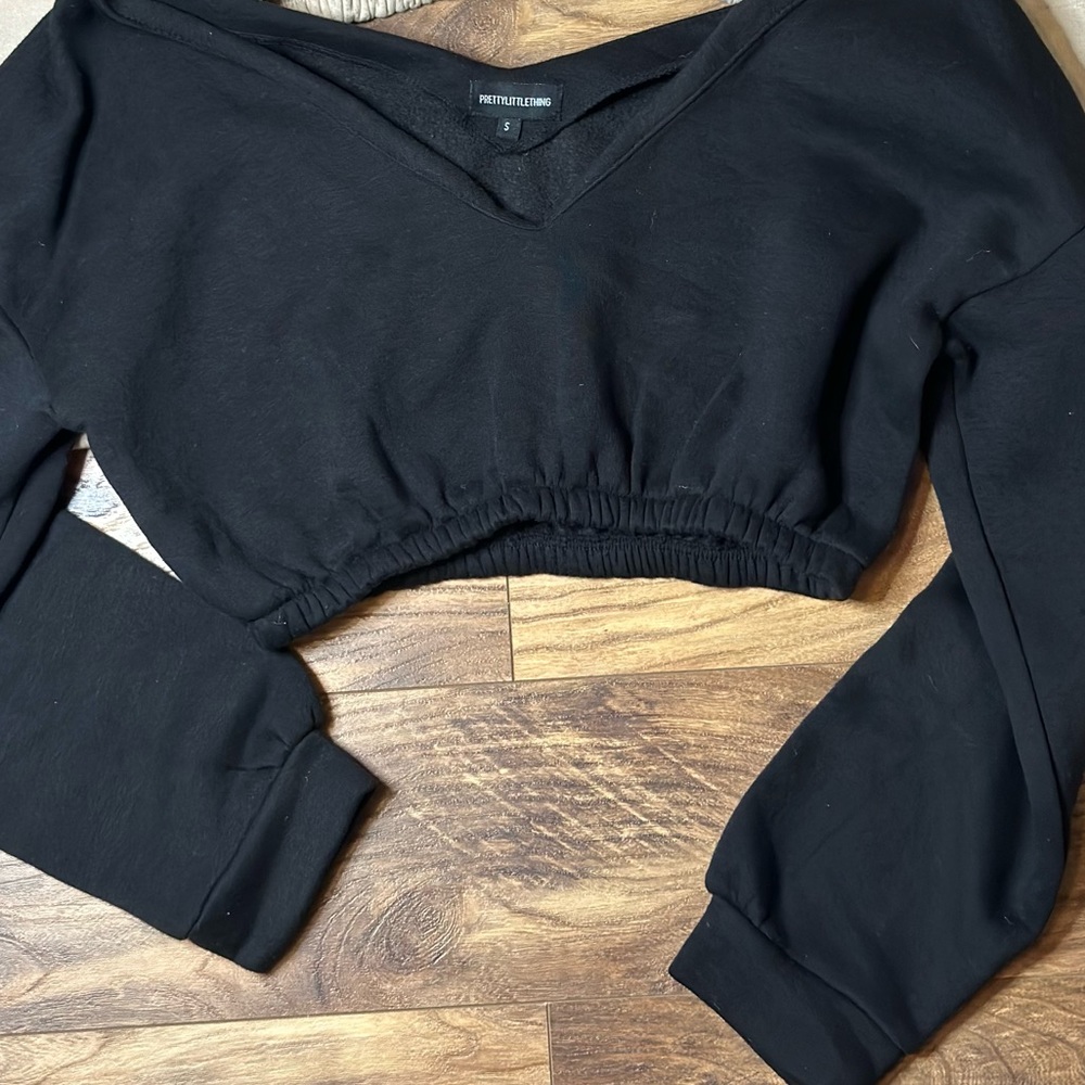 PRETTYLITTLETHING off-shoulder crop sweater